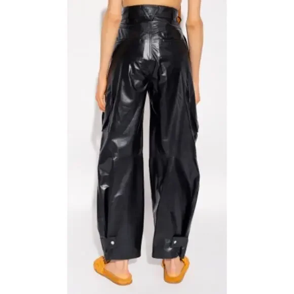 Bottega Veneta Tapered Leather Cargo Pants in Black - Picture 10 of 15